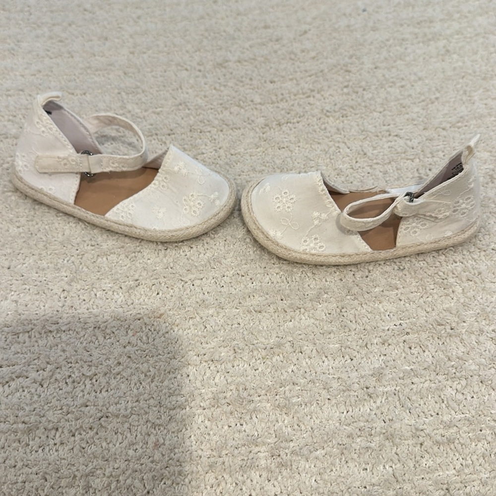 Old Navy baby 18-24m espadrilles